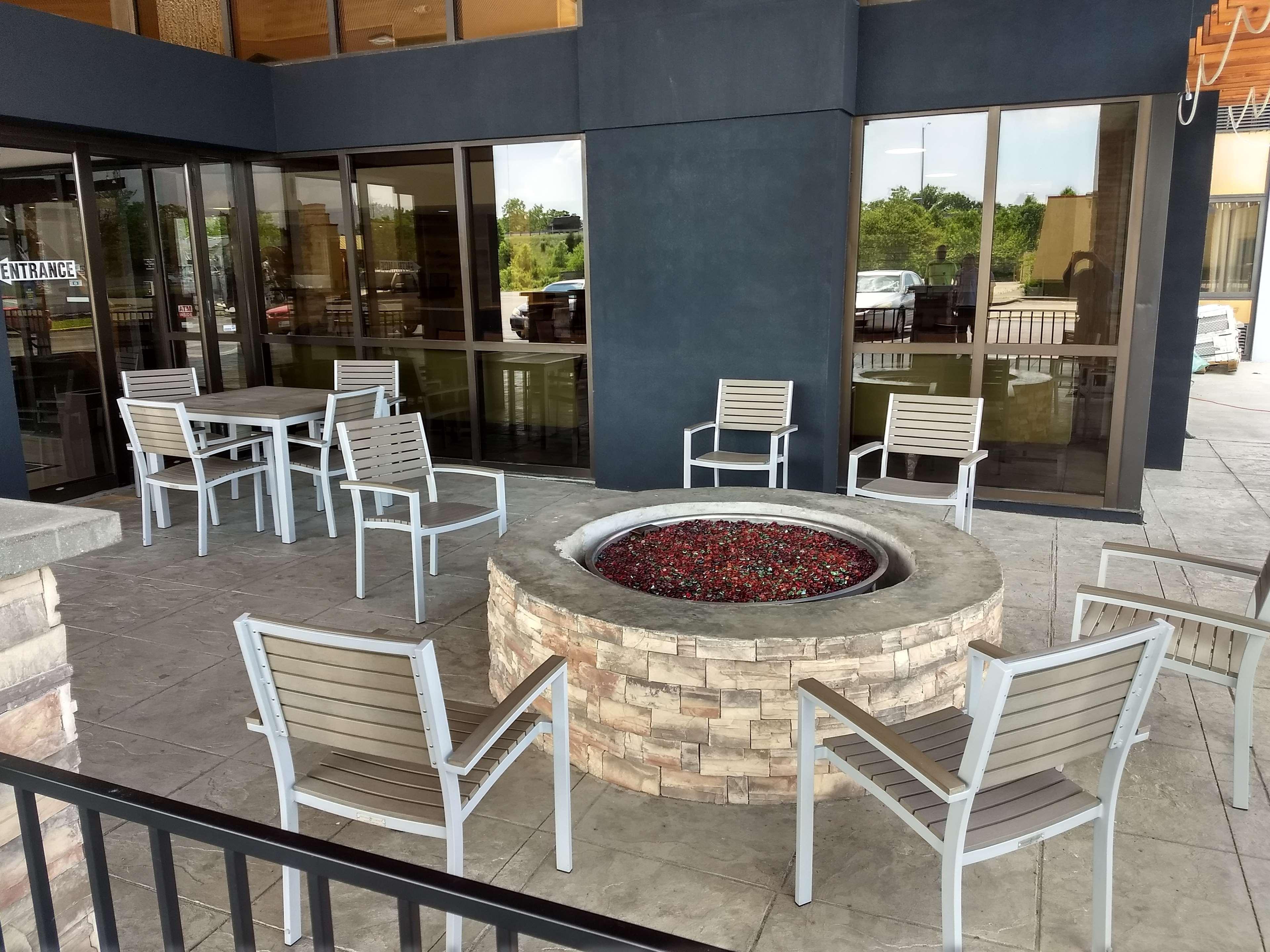 Country Inn & Suites By Radisson, Indianapolis East, In Exterior photo