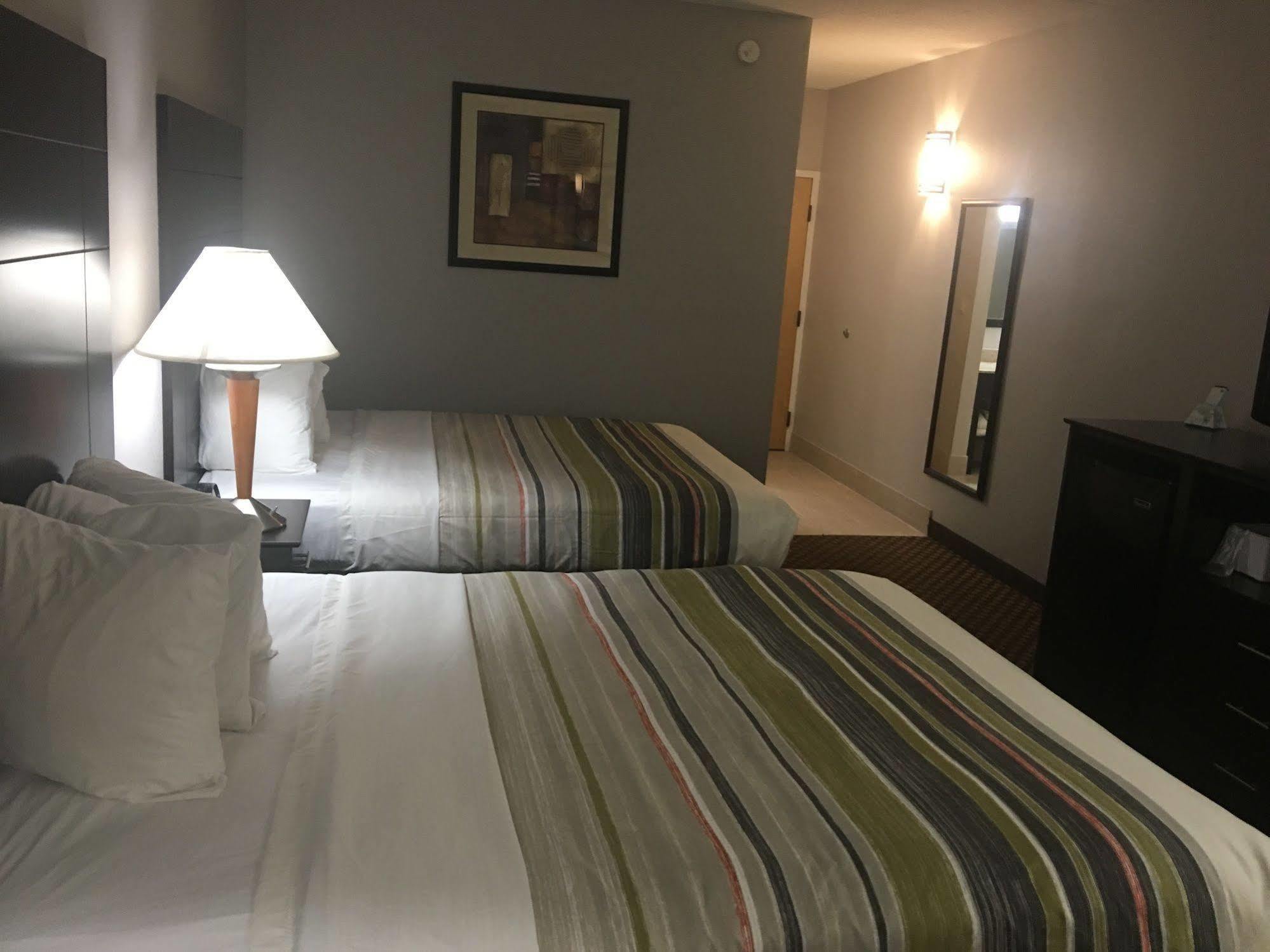 Country Inn & Suites By Radisson, Indianapolis East, In Exterior photo